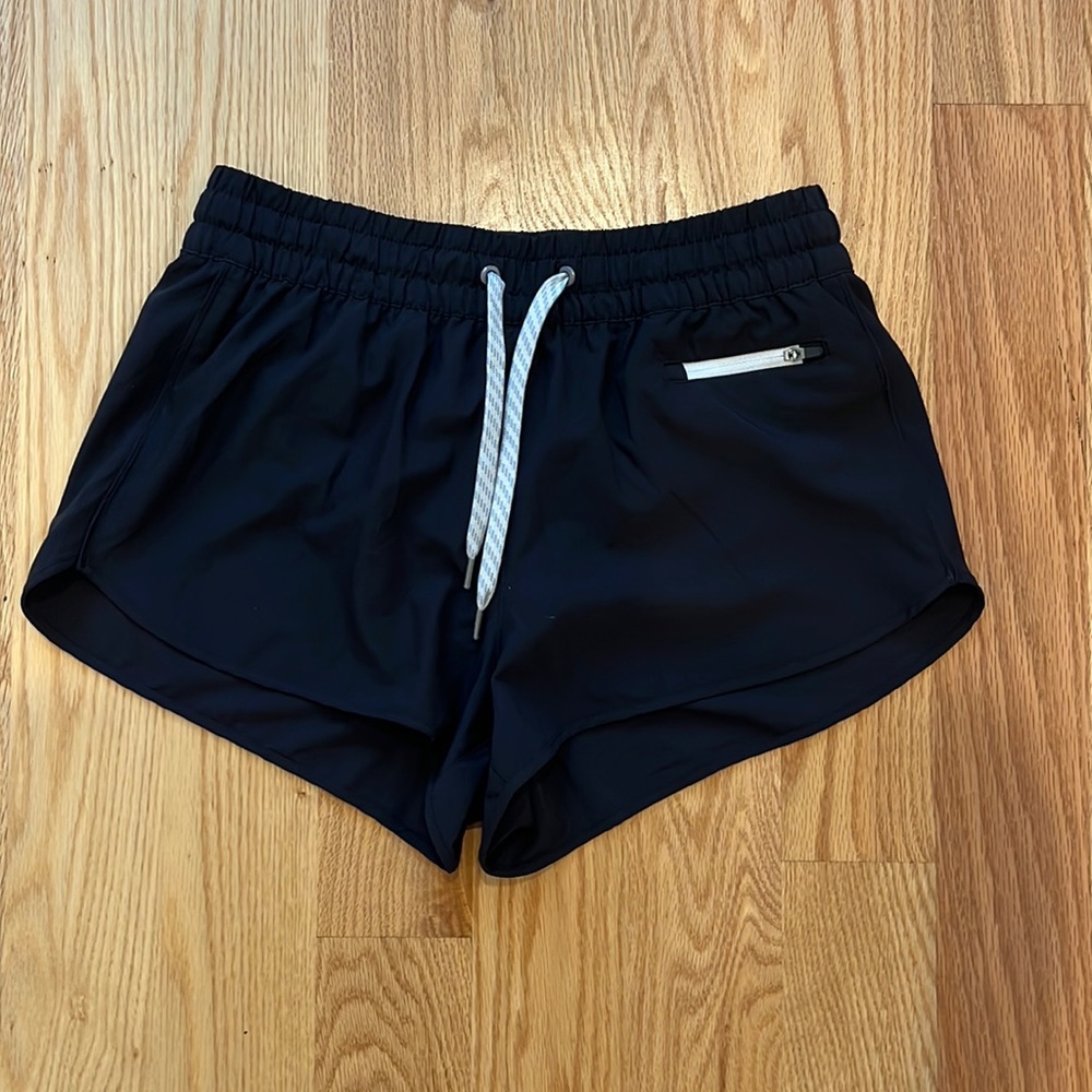 VUORI shorts, new with no tags